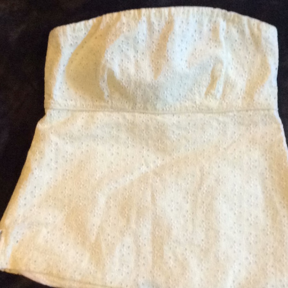 Vineyard Vines strapless eyelet top